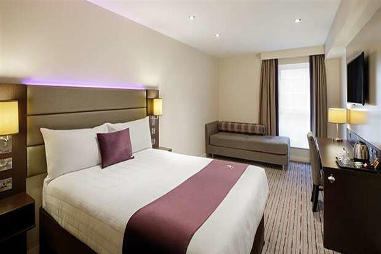 Premier Inn Watford Central Dış mekan fotoğraf