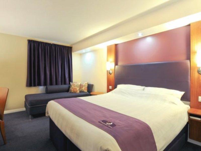 Premier Inn Watford Central Dış mekan fotoğraf