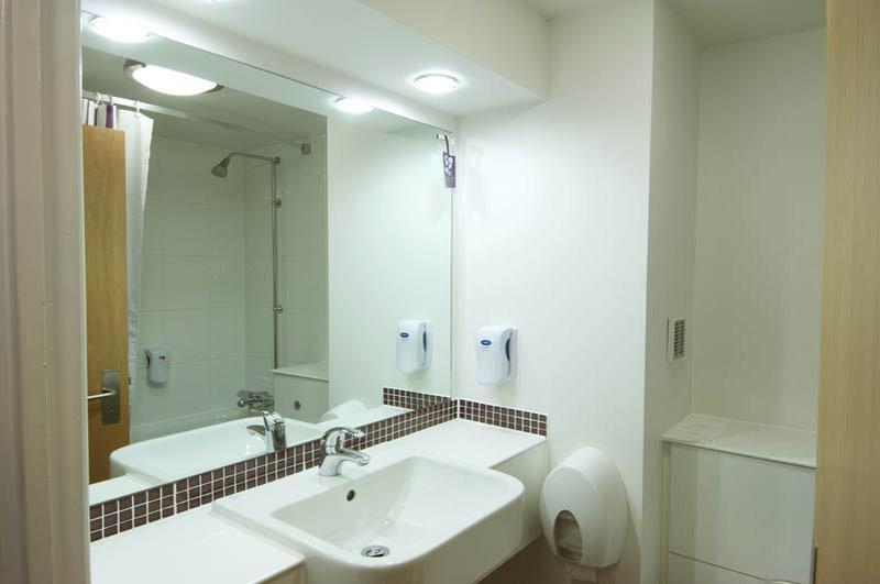 Premier Inn Watford Central Dış mekan fotoğraf