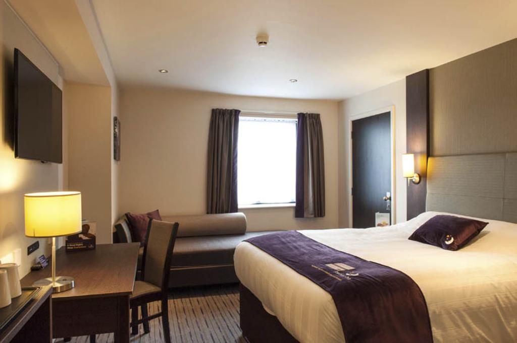 Premier Inn Watford Central Dış mekan fotoğraf