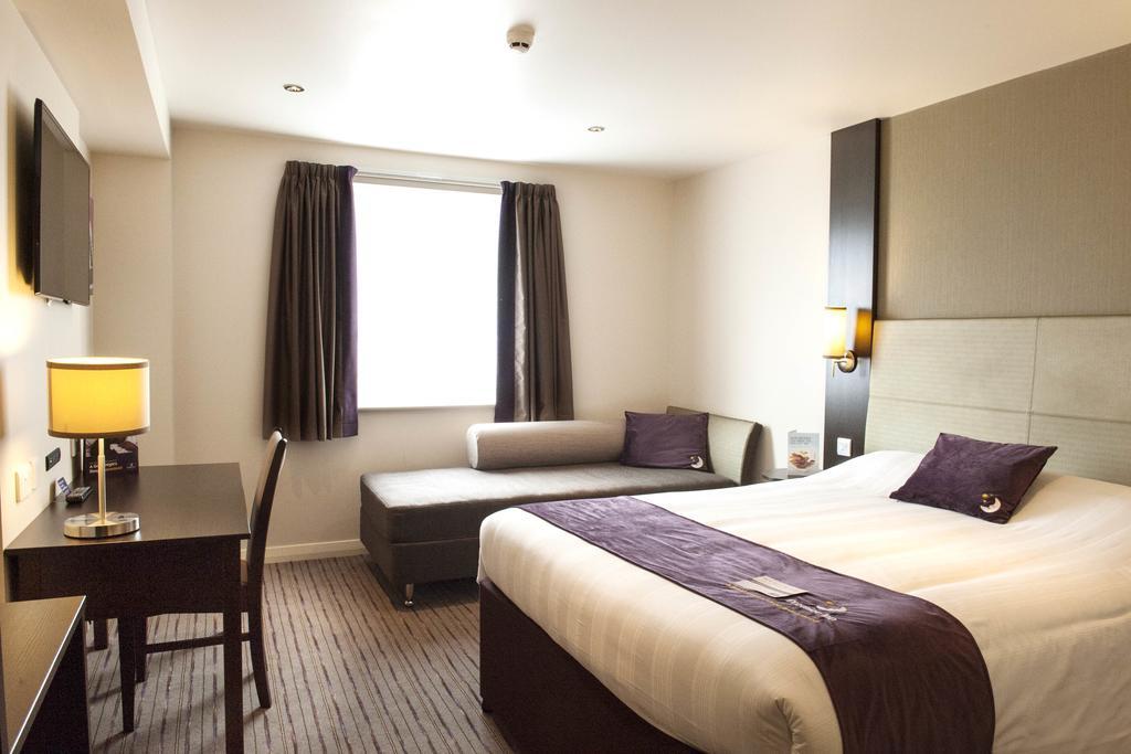 Premier Inn Watford Central Dış mekan fotoğraf