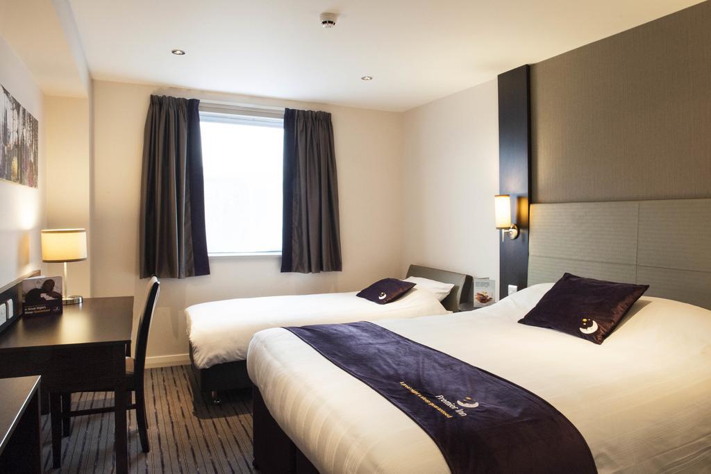 Premier Inn Watford Central Dış mekan fotoğraf