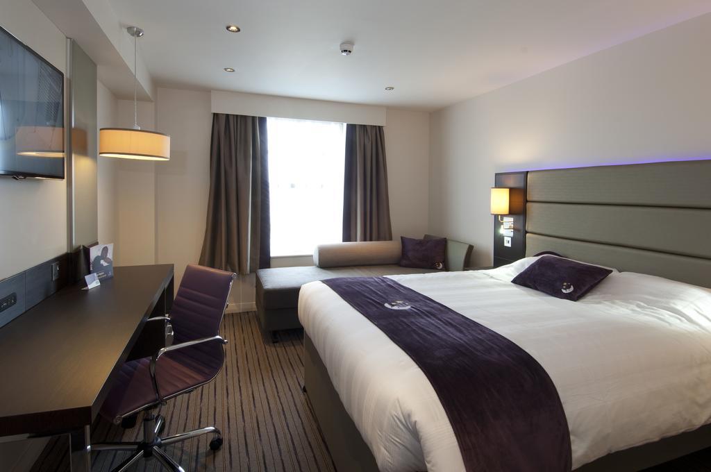 Premier Inn Watford Central Dış mekan fotoğraf